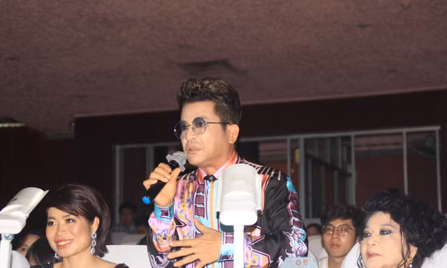 MC Thanh Bạch khuấy động sân khấu với bài vè vui nhộn