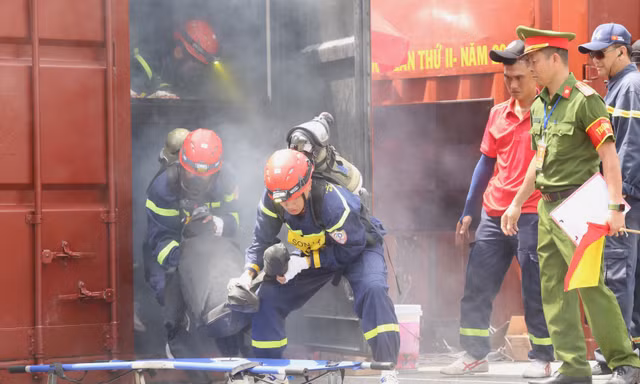 600 cán bộ, chiến sĩ phòng cháy chữa cháy thi tài cứu nạn, cứu hộ