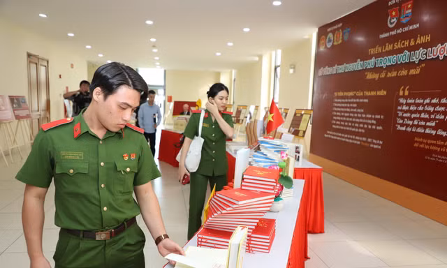 Tuổi trẻ lực lượng vũ trang TPHCM nhớ lời dạy '5 tiên phong' của cố Tổng Bí thư Nguyễn Phú Trọng