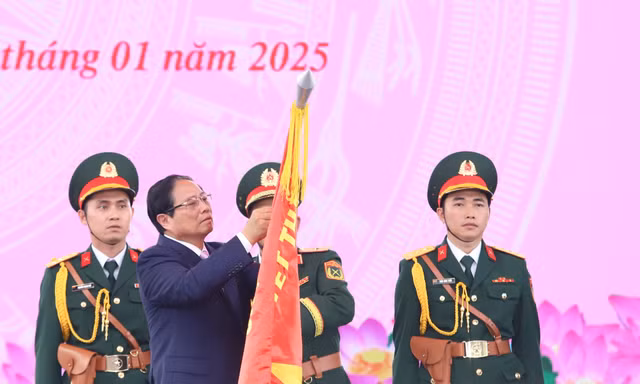 Lực lượng vũ trang TPHCM nhận danh hiệu anh hùng
