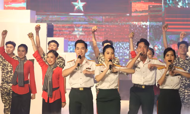 Khai mạc Liên hoan nghệ thuật quần chúng lực lượng vũ trang, thanh niên, sinh viên