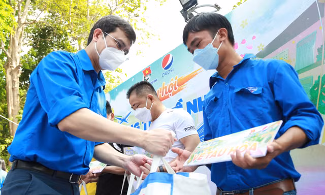 Chung tay mang Xuân ấm áp đến bà con dịp Tết Nguyên đán