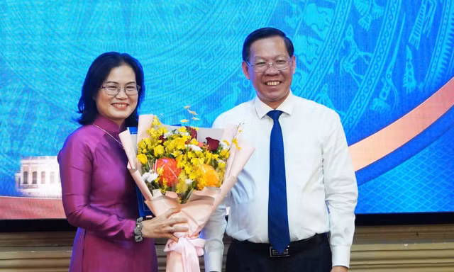 Chủ tịch TPHCM điều động, bổ nhiệm nhiều cán bộ chủ chốt 