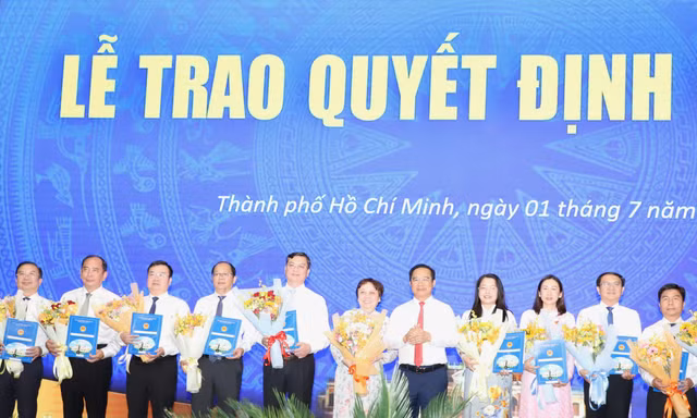 Chỉ đạo khẩn về sắp xếp các cơ quan, đơn vị ở TPHCM