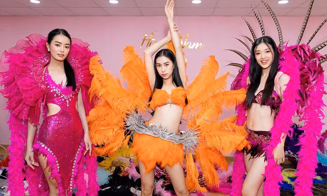 Thí sinh Miss World Vietnam 2022 đeo cánh thiên thần nóng bỏng như người mẫu Victoria's Secret