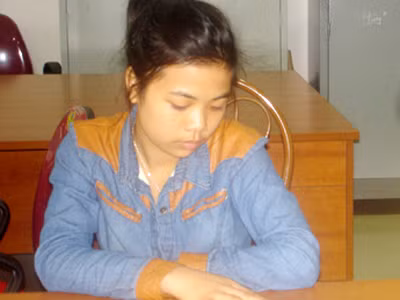 Bắt giam 'má mì' 16 tuổi