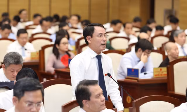 Ông Nguyễn Trọng Đông, Phó Chủ tịch UBND TP. Hà Nội trả lời tại phiên chất vấn