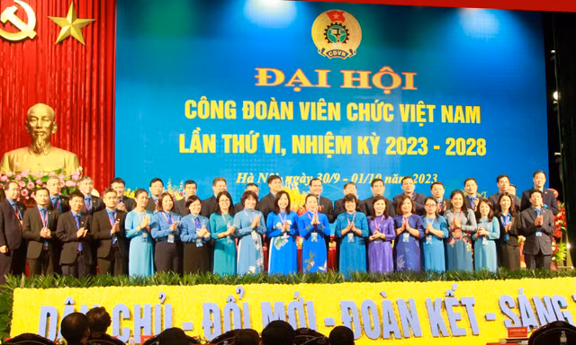 Ban Chấp hành Công đoàn Viên chức Việt Nam nhiệm kỳ 2023-2028 ra mắt đại hội