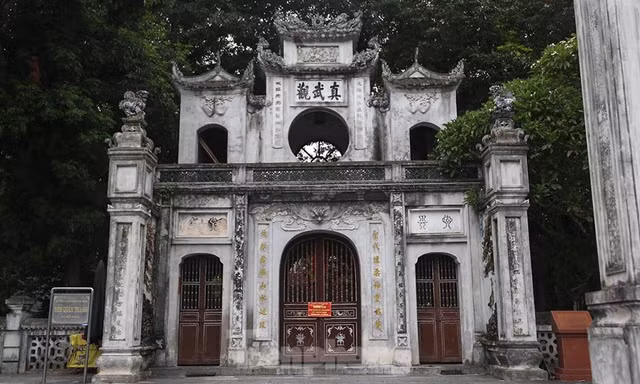 Đền Quán Thánh dừng đón khách