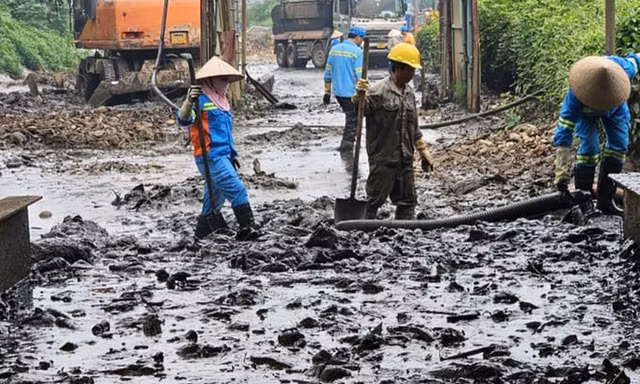 Hà Nội yêu cầu làm rõ trách nhiệm trong vụ sạt lở tại bãi rác Nam Sơn