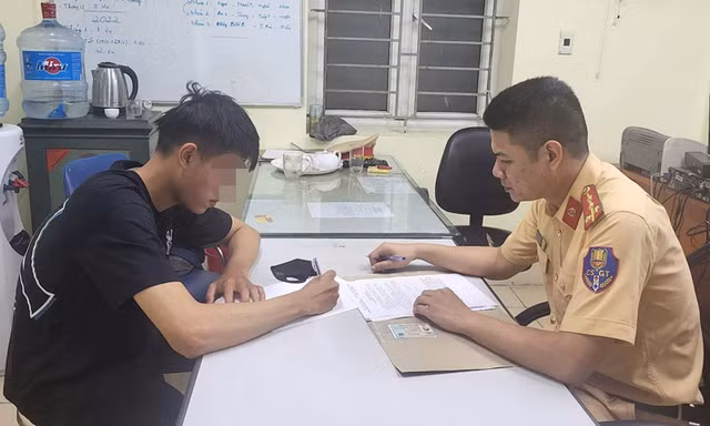 Đối tượng H.P.P. tại cơ quan công an