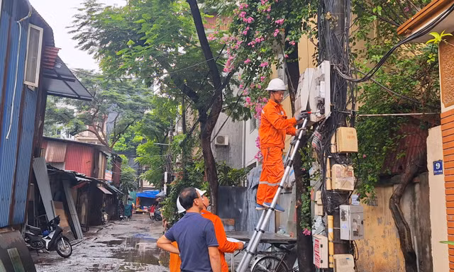 Cắt điện tại ô đất dự án mọc lên nhiều phòng trọ 'ổ chuột' tại Hà Nội