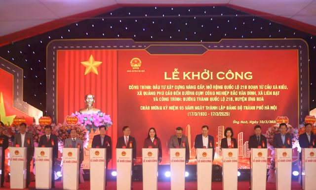 Chủ tịch Hà Nội dự lễ khởi công mở rộng hai tuyến đường 6 làn xe qua huyện Ứng Hòa