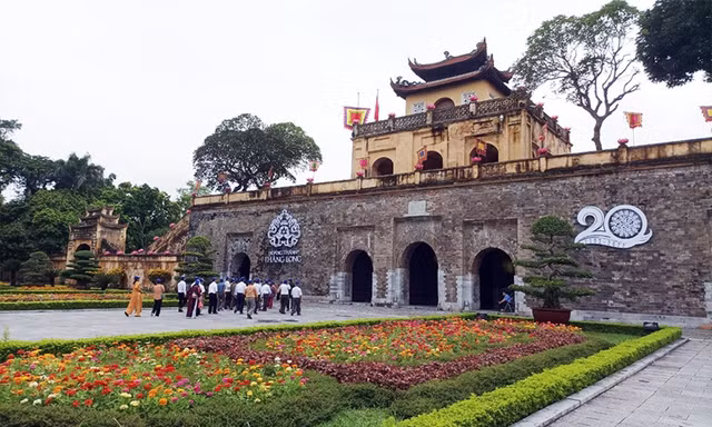 Di tích lịch sử Hoàng thành Thăng Long