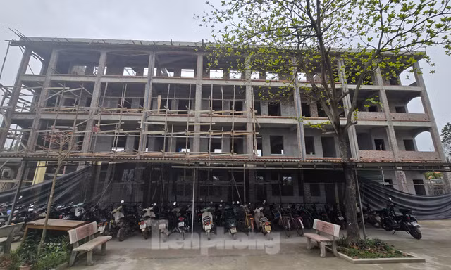 Hà Nội: Trường tư tự ý xây dãy phòng học 4 tầng trên đất công ích