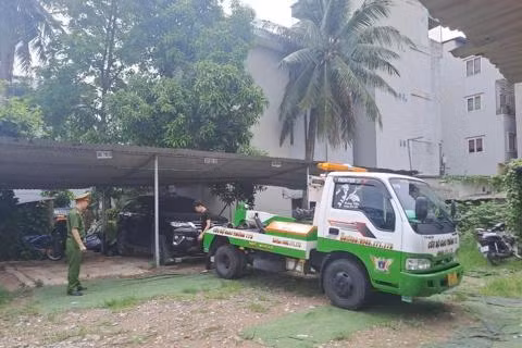 Hà Nội: Bắt đầu 'chiến dịch' giải tỏa 50 bãi trông giữ ô tô trái phép tại quận Hoàng Mai