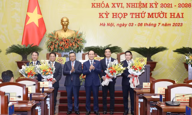 Hà Nội: 4 giám đốc sở được bầu làm Ủy viên UBND thành phố 