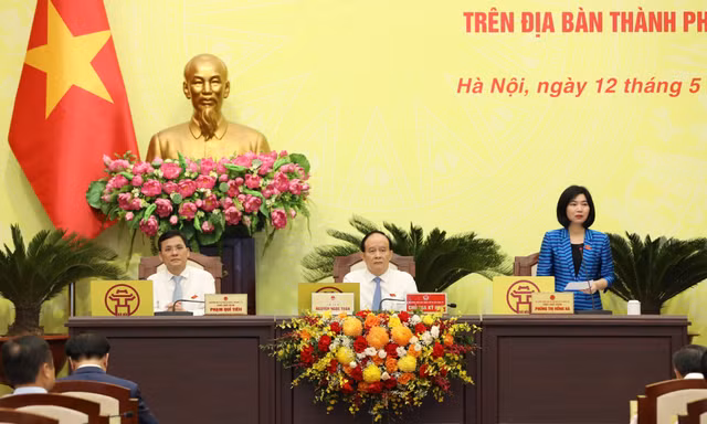 Thường trực HĐND TP. Hà Nội điều hành phiên chất vấn
