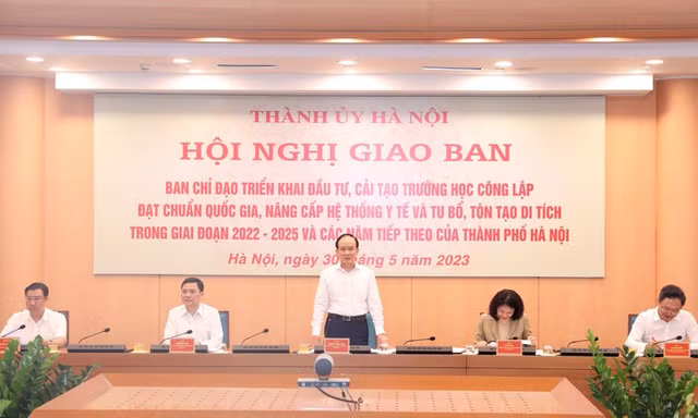 Ông Nguyễn Ngọc Tuấn, Phó Bí thư Thành ủy, Chủ tịch HĐND TP. Hà Nội phát biểu tại hội nghị