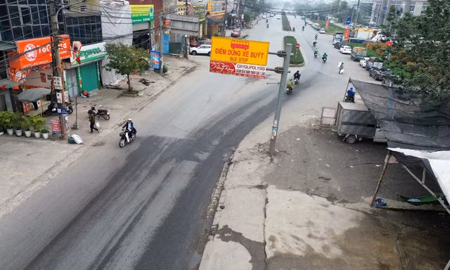 Dự án xây dựng đường Tam Trinh vẫn chưa hoàn thành sau 12 năm triển khai. 