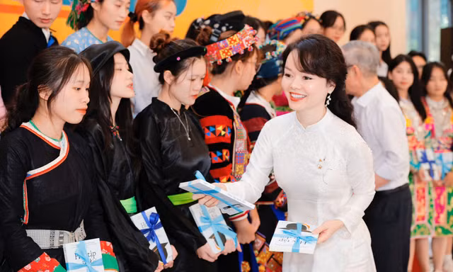 Chuyên gia giáo dục Tống Liên Anh: Học tập suốt đời là chìa khóa giúp người trẻ phát triển trong thế giới biến động