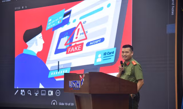 Trinh sát Phòng An ninh Chính trị Nội bộ Công an TP. Hà Nội chia sẻ về cách xây dựng 'hệ miễn dịch' với lừa đảo qua mạng