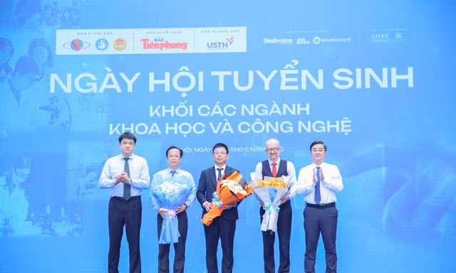 Làn sóng khoa học công nghệ tạo sức hút lớn với gần 5.000 sĩ tử