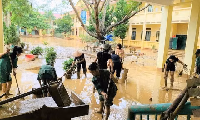 Bộ GD&ĐT đề nghị các trường đại học miễn, giảm học phí cho sinh viên vùng bão lũ