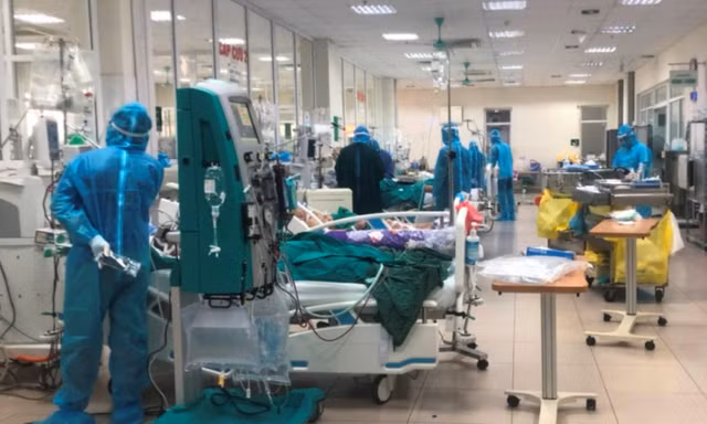 Ngày 12/3, Việt Nam thêm 168.719 ca COVID-19, Hà Nội bổ sung 195.000 F0