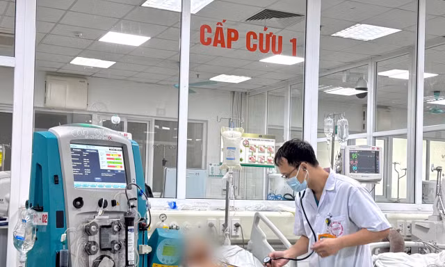 Nam thanh niên nguy kịch sau 3 ngày ăn tiết canh