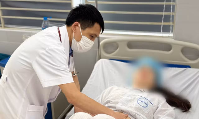 Sốt cao suốt 2 tháng không rõ nguyên nhân, người phụ nữ mắc lao sinh dục hiếm gặp