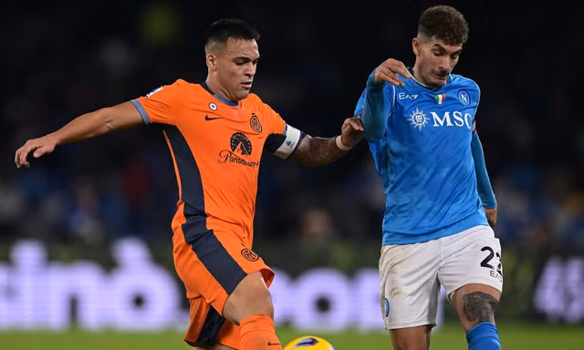 Lautaro Martinez và Di Lorenzo.