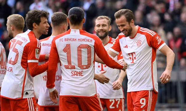 Bayern Munich ăn mừng chiến thắng.