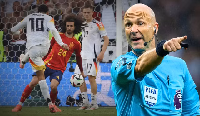 Trọng tài Anthony Taylor không cho đội tuyển Đức hưởng phạt đền.