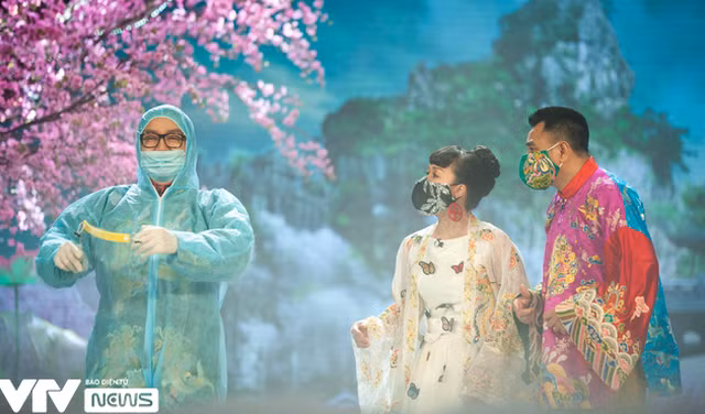 Táo Quân 2021 “thả thính” trước giờ lên sóng: Ngắm BST khẩu trang cực phong cách của các Táo