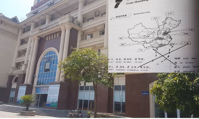 Dù ban giám hiệu trường ĐH Kinh doanh và Công nghệ Hà Nội thông tin đã yêu cầu thu hồi và hủy bỏ cuốn giáo trình có bản đồ “đường lưỡi bò” nhưng cuốn sách vẫn được bán tại đây.