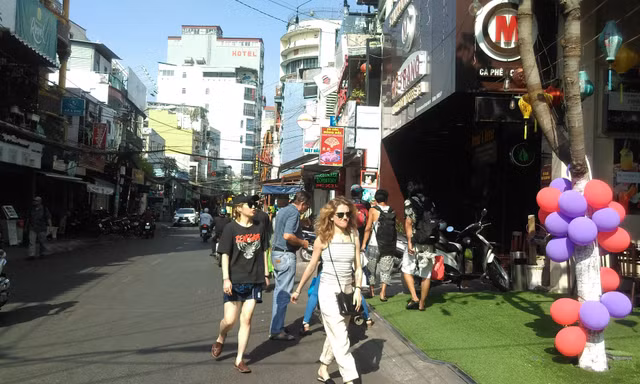 Phố đi bộ Bùi Viện – Phạm Ngũ Lão dự kiến khai trương vào ngày 19/8 tới đây. Ảnh Việt Văn.