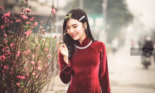 Thanh Bi tung ảnh áo dài xinh đẹp đón Tết 