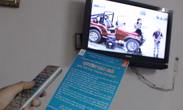 'Sẽ thu phí nghe nhạc trong phòng ngủ khách sạn từ tháng 10'