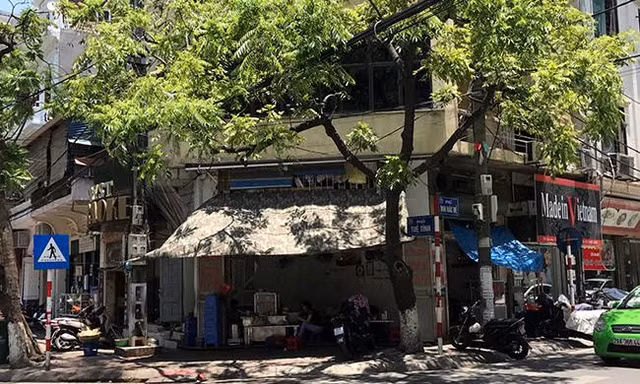 Nhà hàng, quán ăn ế ẩm vì nắng nóng nung người