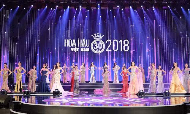 30 người đẹp Chung khảo phía Nam lộng lẫy trong trang phục dạ hội
