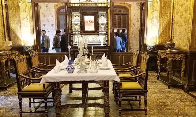 Cận cảnh cung An Định 100 năm tuổi vẫn lộng lẫy, vàng son