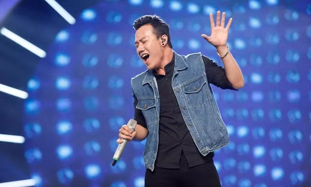 "Chàng trai bán bún bò" nhận được nhiều lời khen trong đêm Gala 4 chương trình Vietnam Idol.