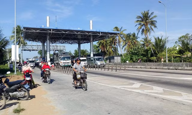 Trạm thu phí BOT T1. 