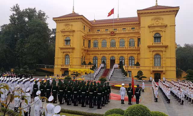 [ẢNH] Phủ chủ tịch trước giờ đón Nhật Hoàng