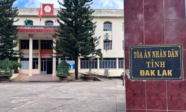 Một thẩm phán bị bắt về hành vi môi giới hối lộ 