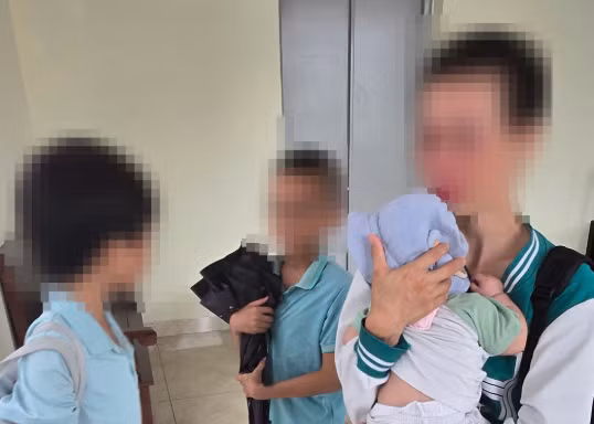 Người mẹ đơn thân trộm tiền để nuôi con: Điều tra viên, kiểm sát viên chung tay hỗ trợ 3 cháu nhỏ