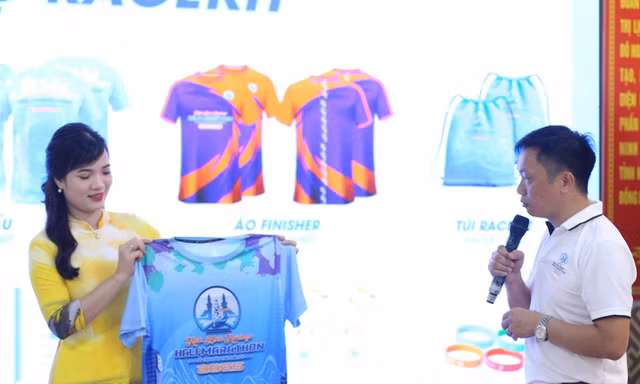 Khoảng 3.500 người tham gia Giải chạy Ninh Bình Heritage Half Marathon 2025
