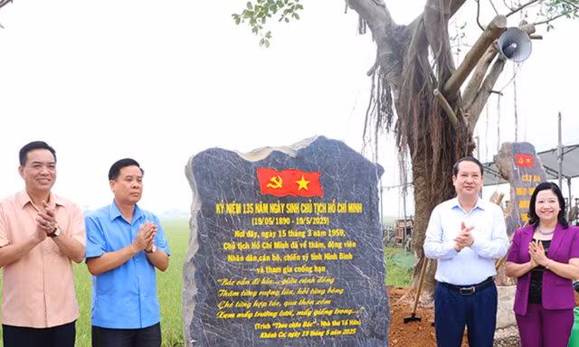 Ninh Bình khánh thành công trình ghi dấu nơi Chủ tịch Hồ Chí Minh về thăm