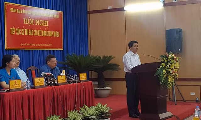 Chủ tịch Hà Nội Nguyễn Đức Chung tại buổi tiếp xúc cử tri